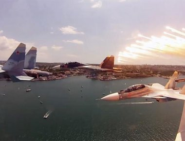 Έδωσε «ρέστα» το ρωσικό σούπερ μαχητικό Su-30 (βίντεο)